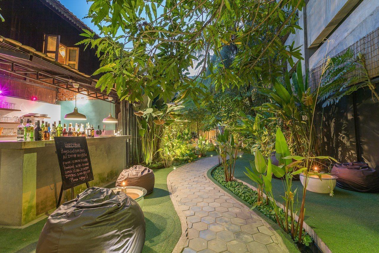 Ashia Hotel & Lounge เสียมราฐ ภายนอก รูปภาพ
