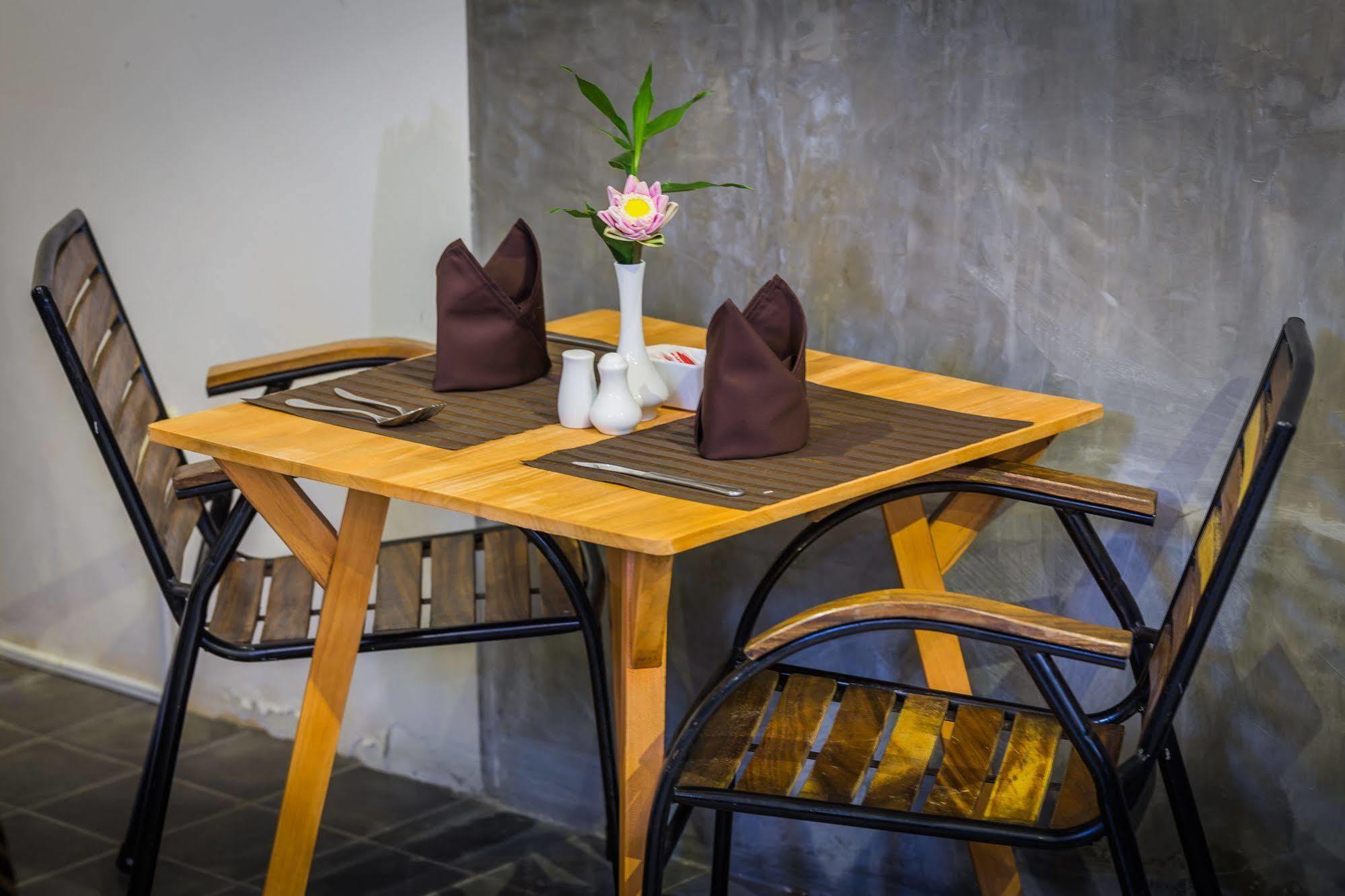 Ashia Hotel & Lounge เสียมราฐ ภายนอก รูปภาพ