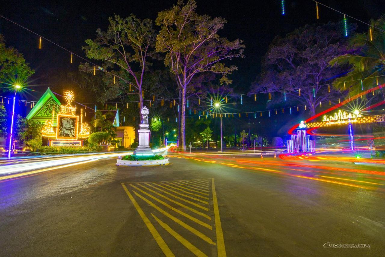 Ashia Hotel & Lounge เสียมราฐ ภายนอก รูปภาพ